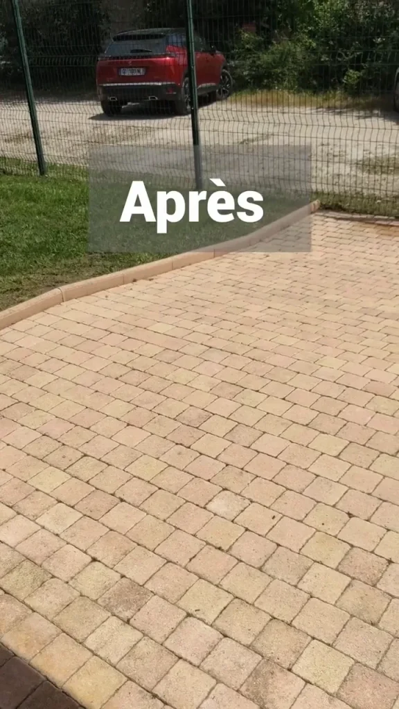 Résultat après le nettoyage d’une terrasse pavée par QUALIFICACE